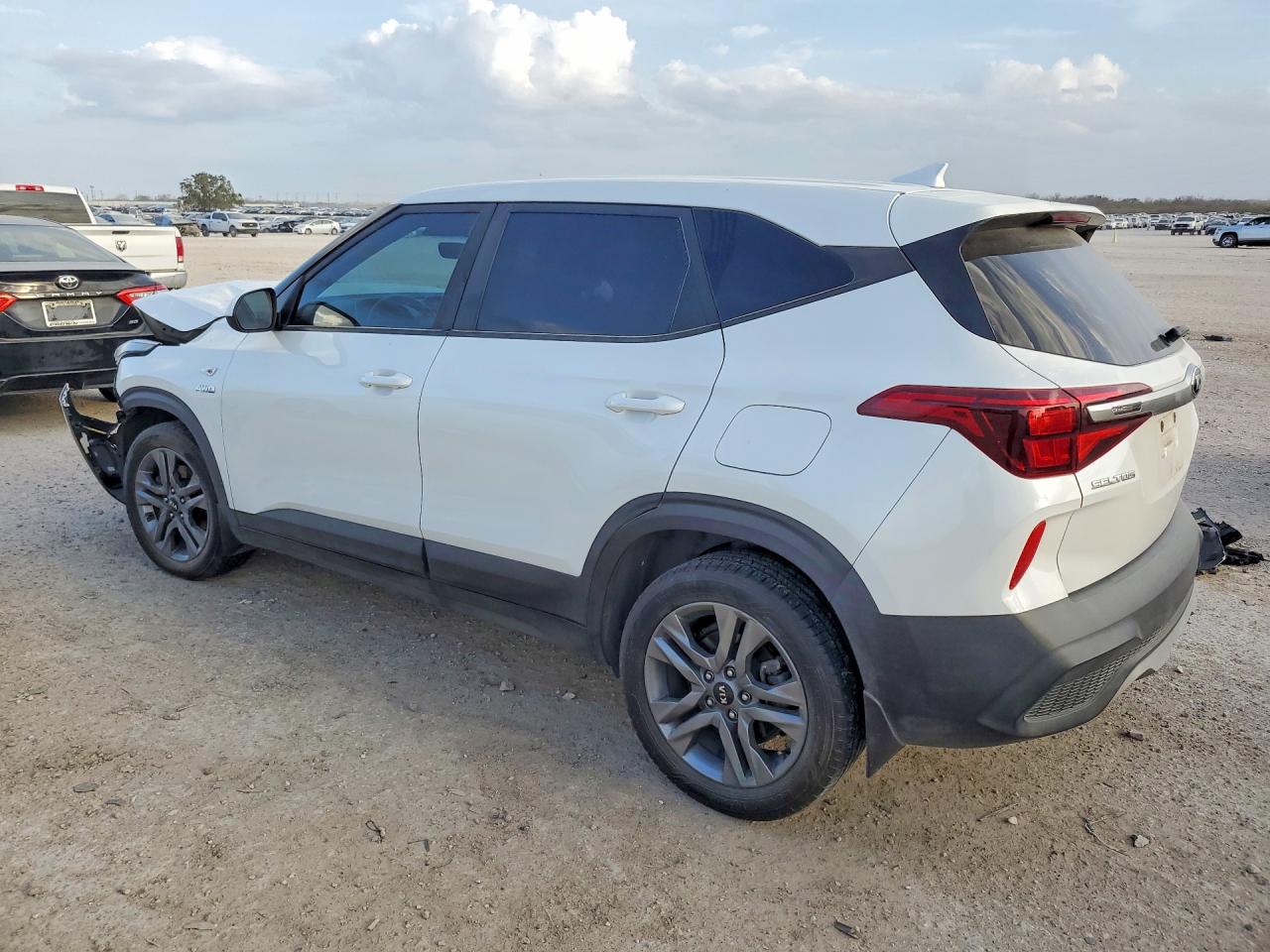 2021 KIA SELTOS LX photo 3