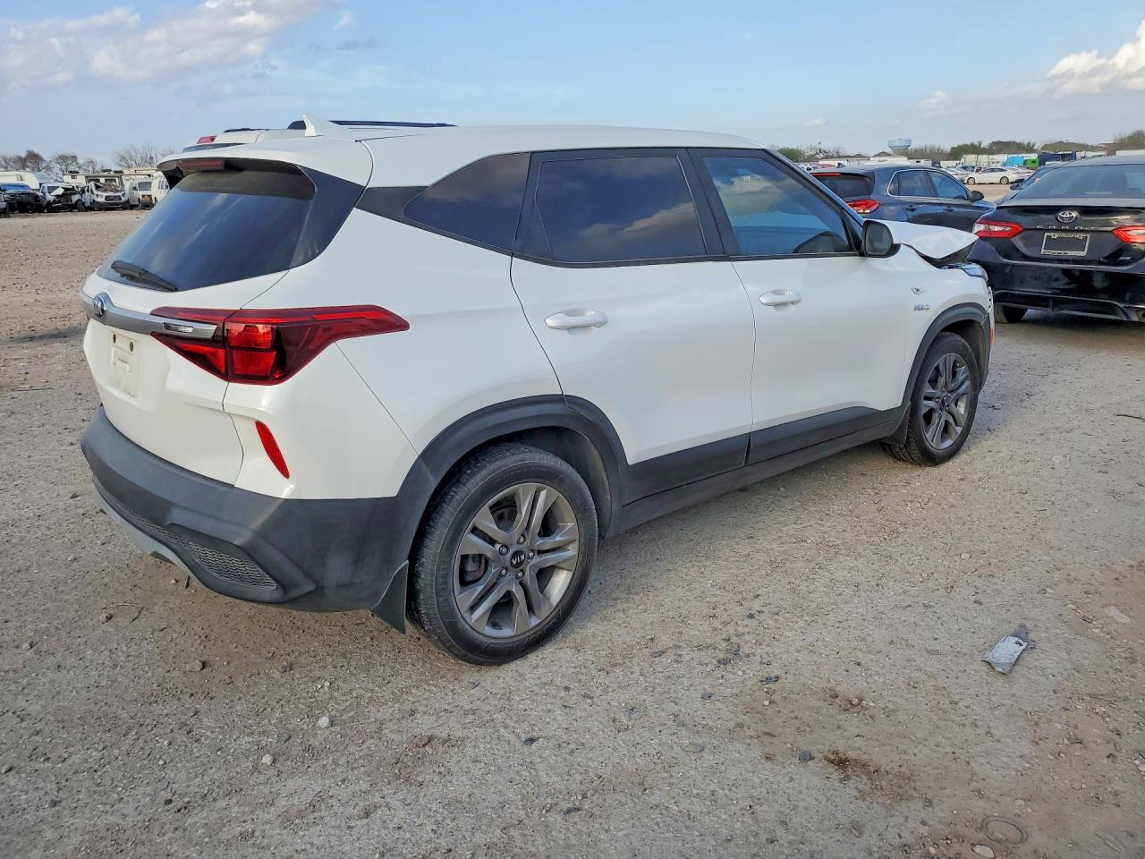 2021 KIA SELTOS LX photo 5