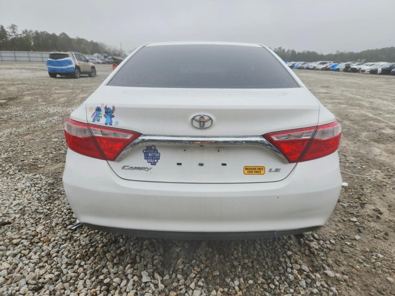 2015 TOYOTA CAMRY LE photo 16