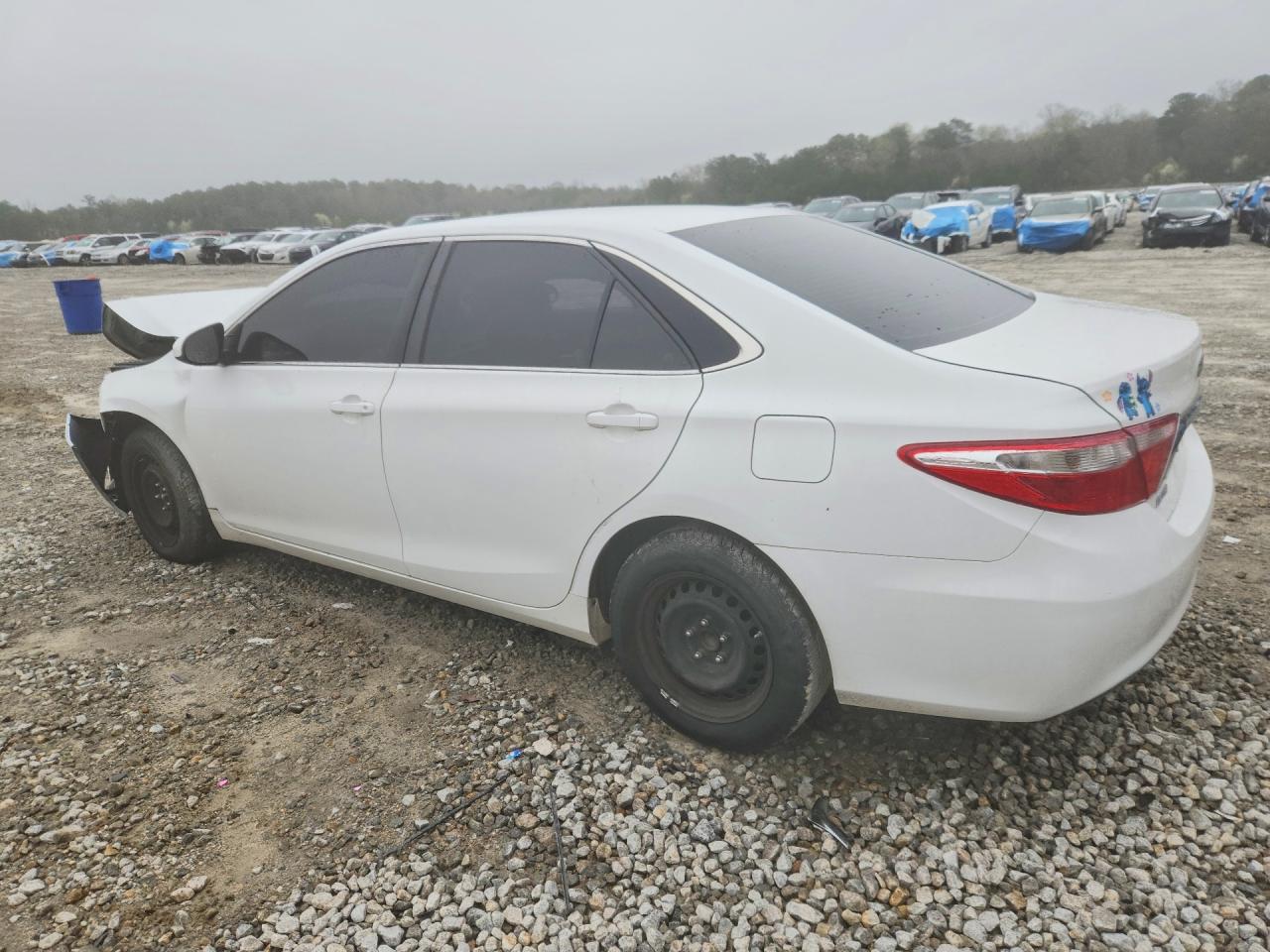 2015 TOYOTA CAMRY LE photo 4