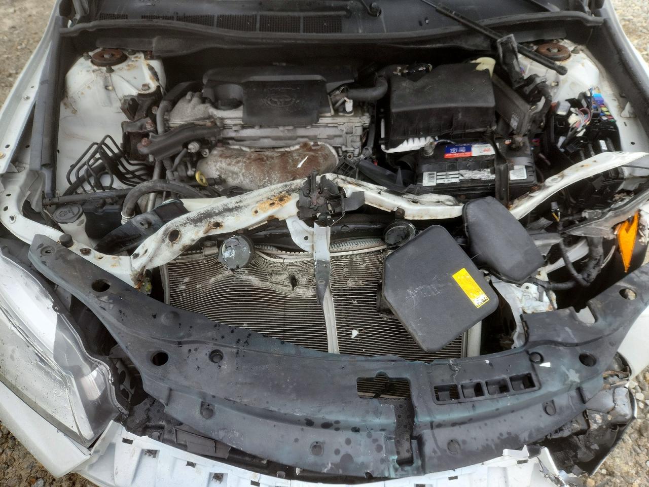 2015 TOYOTA CAMRY LE photo 31