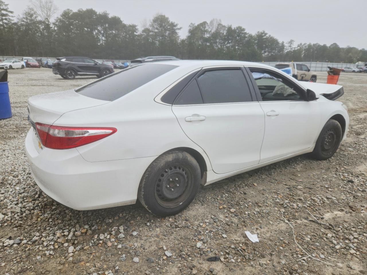 2015 TOYOTA CAMRY LE photo 7