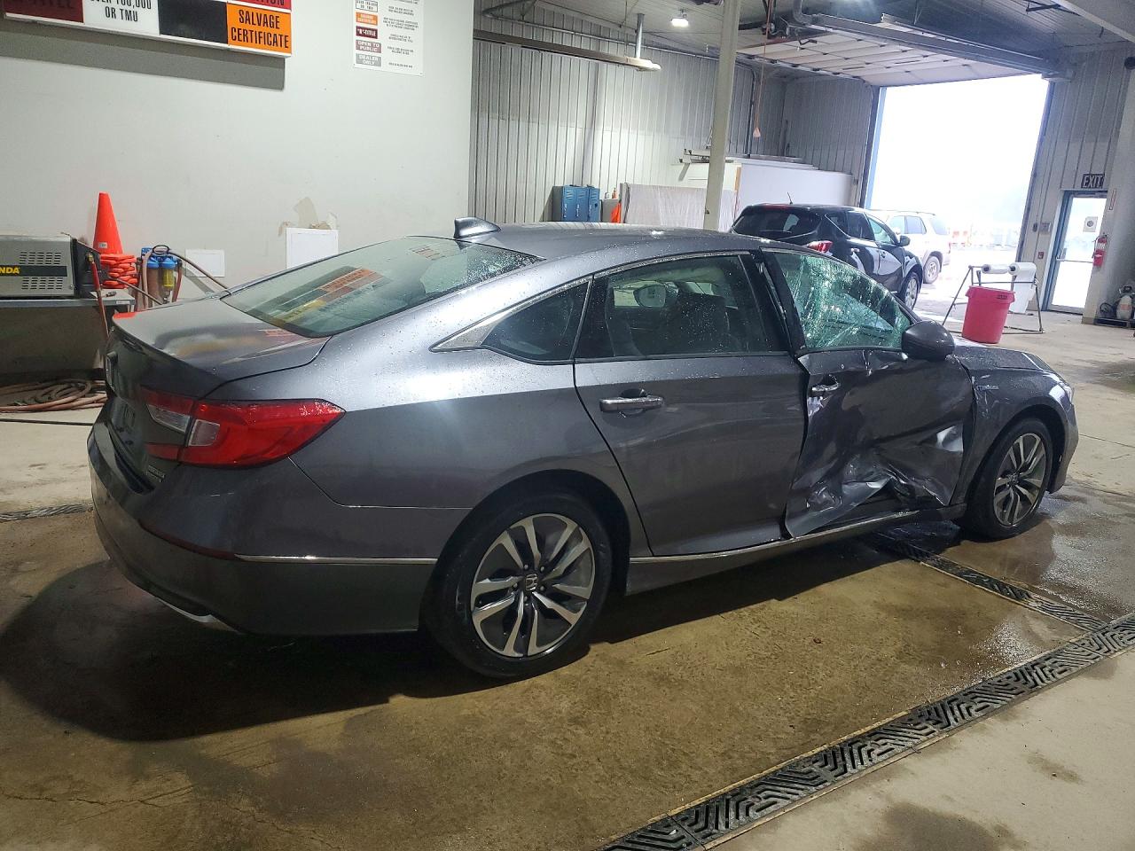 2020 HONDA ACCORD TOURING HYBRID photo 3