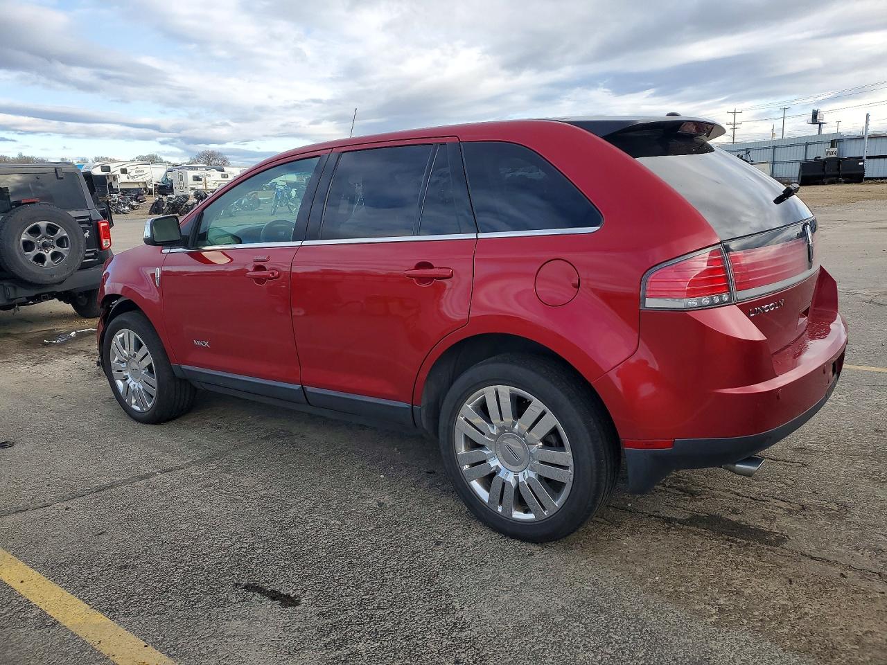 2008 LINCOLN TOWNHOUSE MKX photo 2