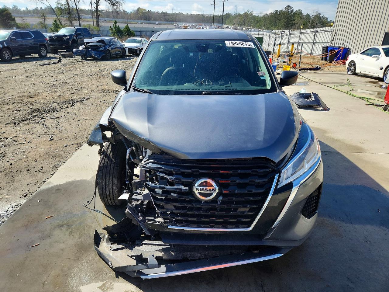 2021 NISSAN KICKS S photo 5