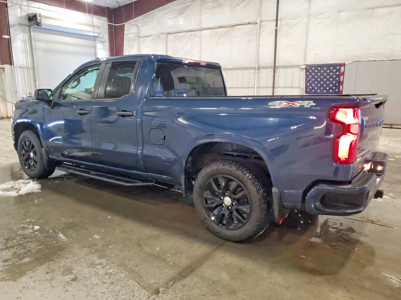 2021 CHEVROLET SILVERADO K1500 CUSTOM photo 3