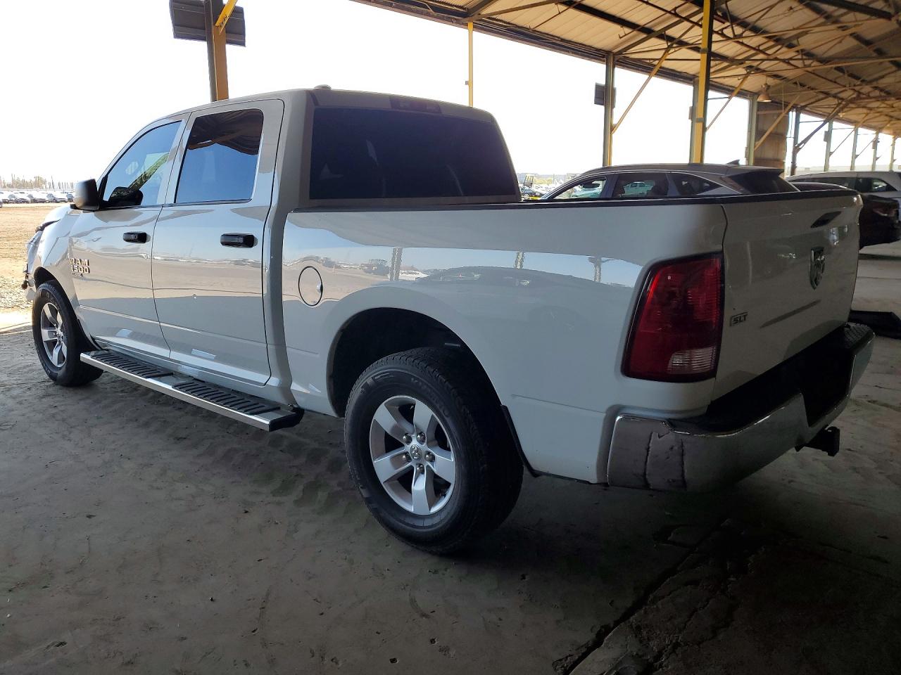 2022 RAM 1500 CLASSIC SLT photo 2