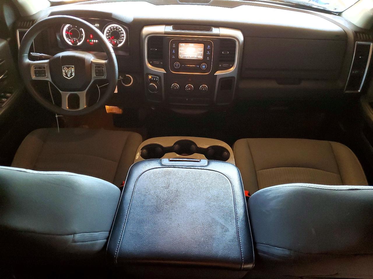2022 RAM 1500 CLASSIC SLT photo 8