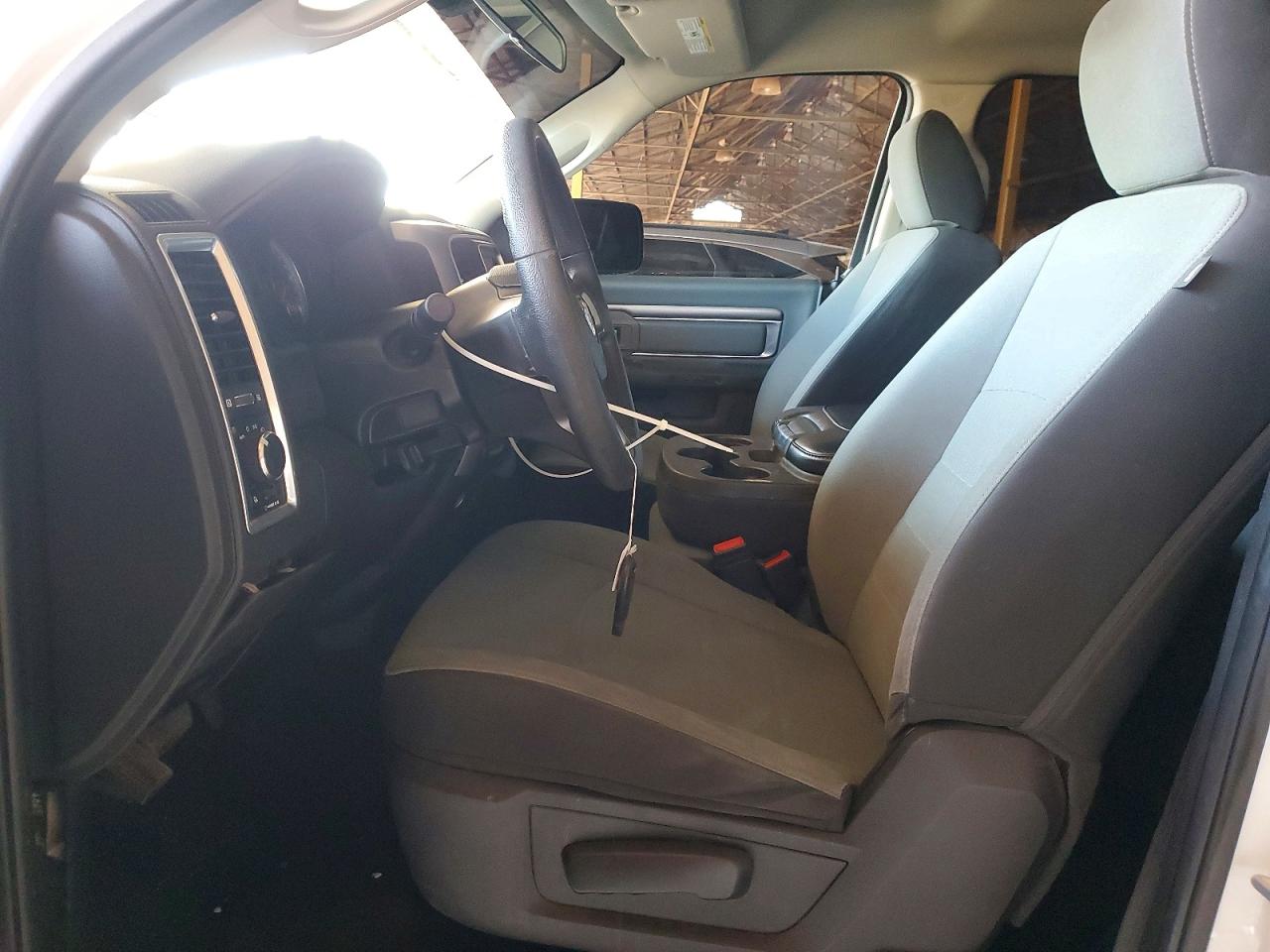 2022 RAM 1500 CLASSIC SLT photo 7