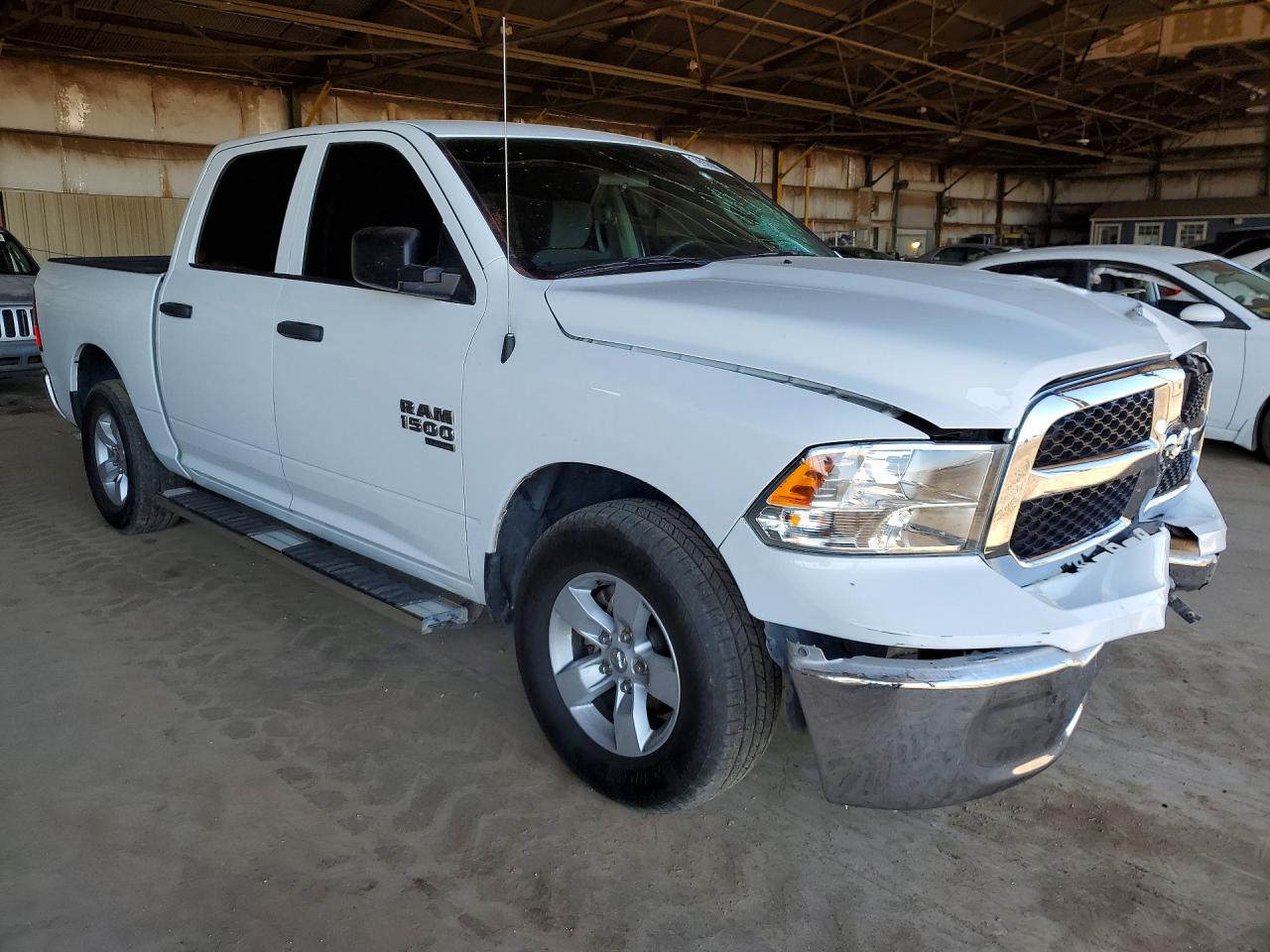2022 RAM 1500 CLASSIC SLT photo 4
