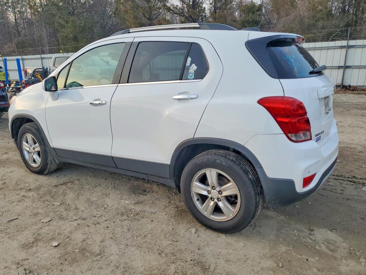 2017 CHEVROLET TRAX 1LT photo 3