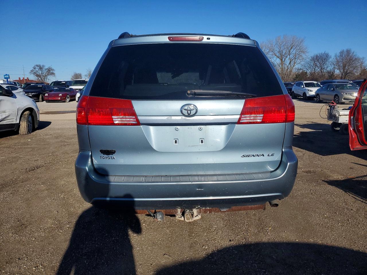 2004 TOYOTA SIENNA LE 7 PASSENGER photo 16