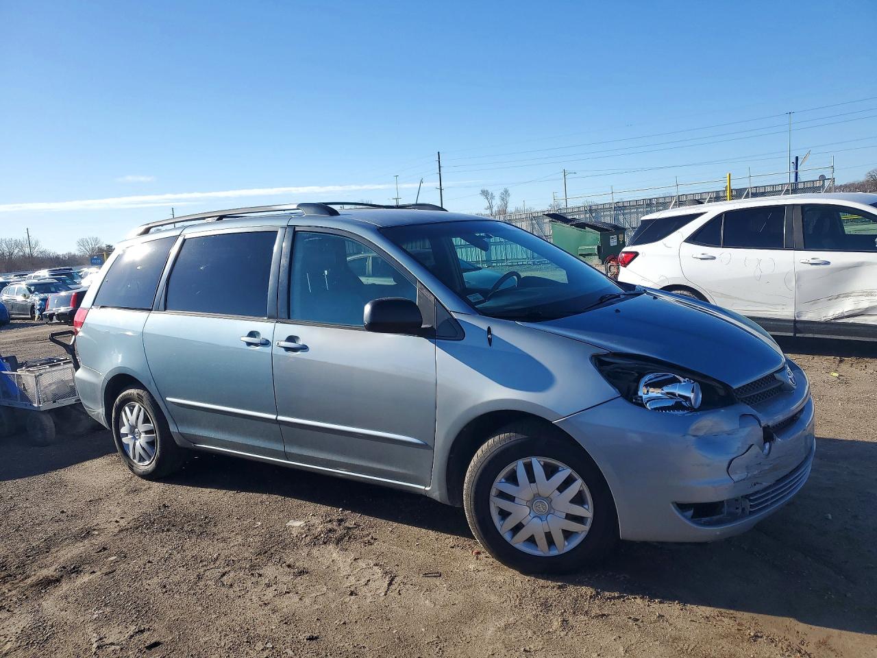 2004 TOYOTA SIENNA LE 7 PASSENGER photo 10