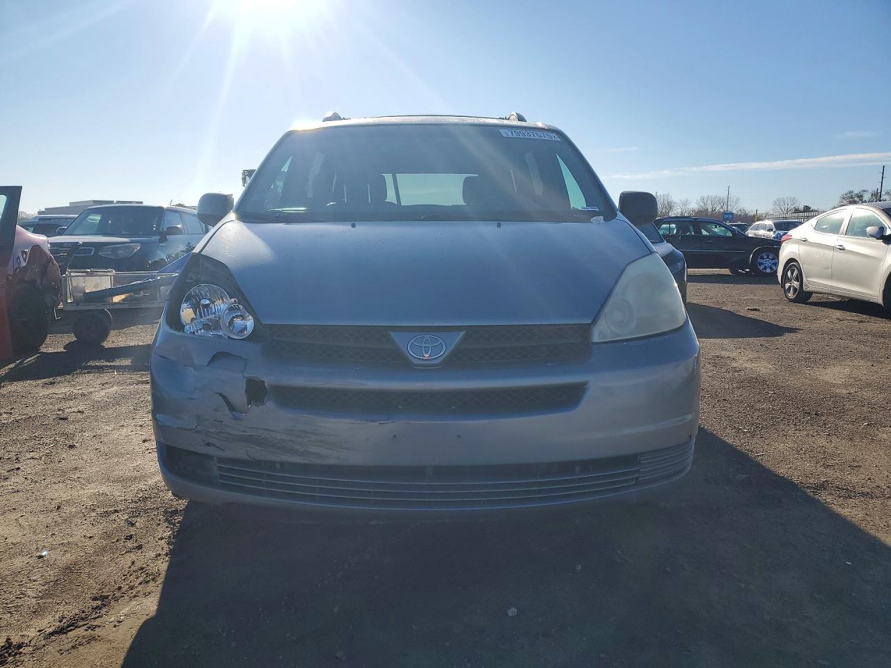 2004 TOYOTA SIENNA LE 7 PASSENGER photo 13