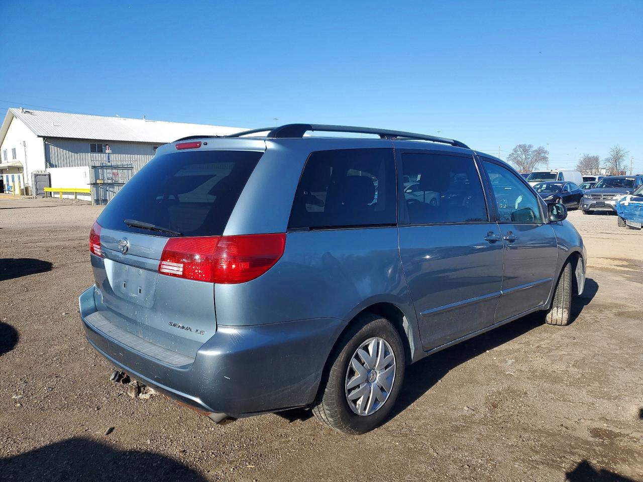 2004 TOYOTA SIENNA LE 7 PASSENGER photo 7