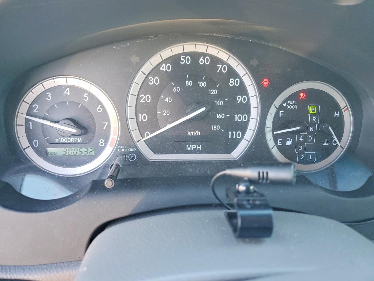 2004 TOYOTA SIENNA LE 7 PASSENGER photo 25