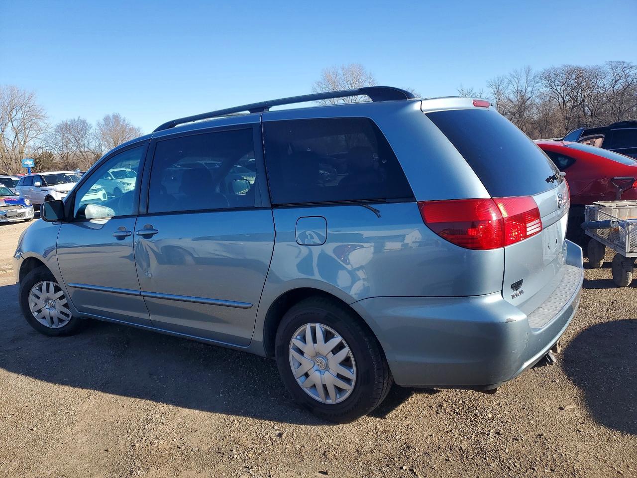 2004 TOYOTA SIENNA LE 7 PASSENGER photo 4
