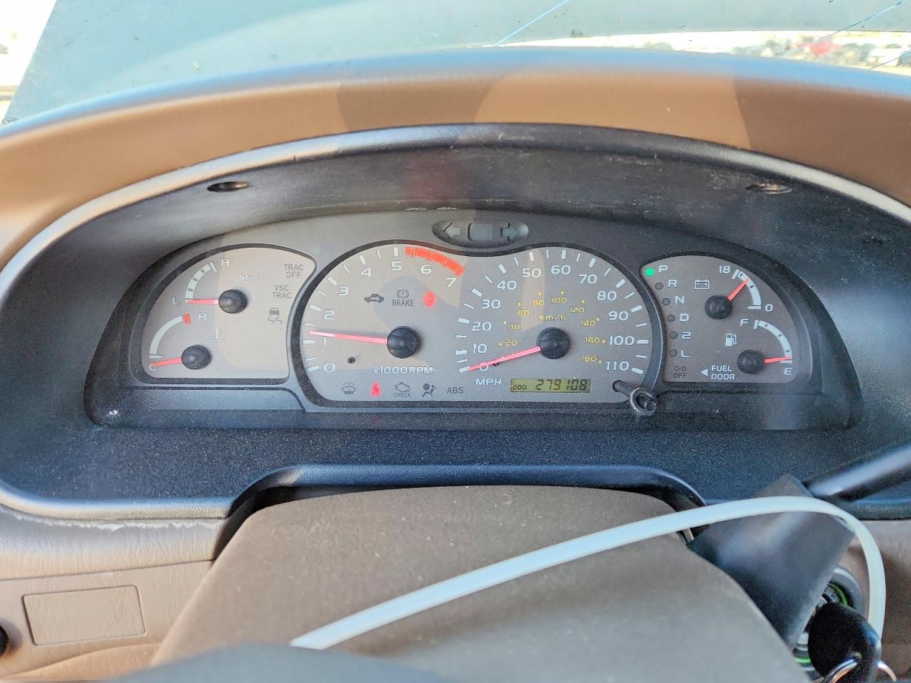 2003 TOYOTA SEQUOIA SR5 photo 9