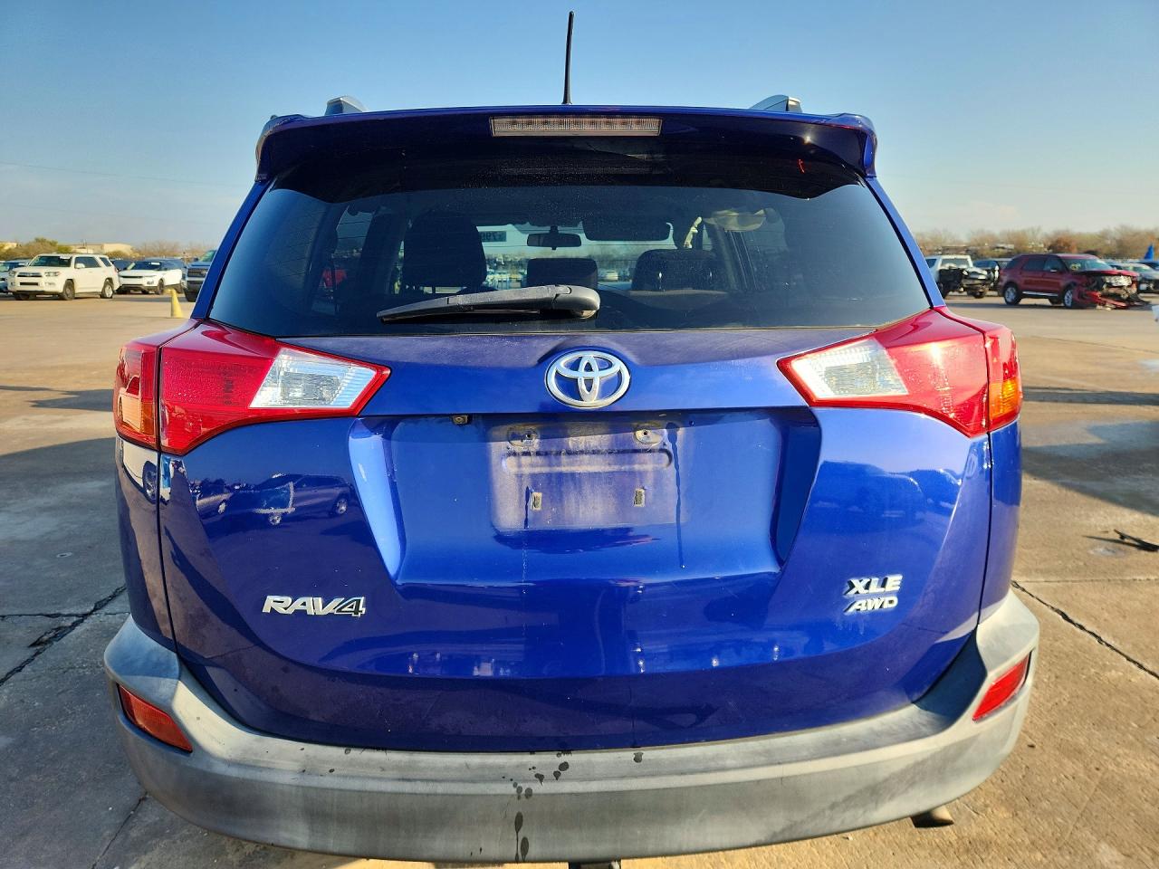 2014 TOYOTA RAV4 XLE photo 6