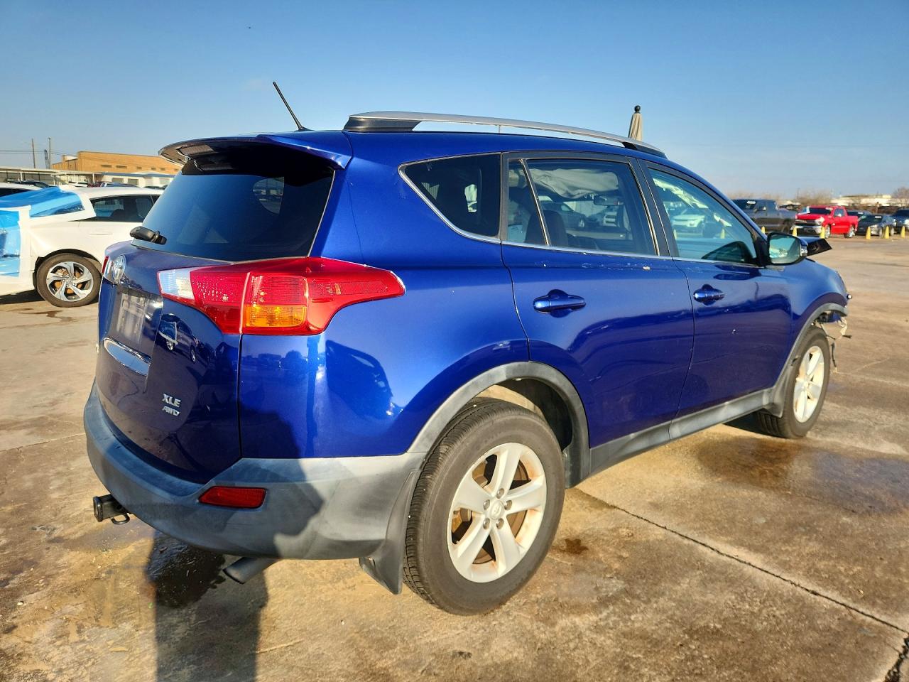 2014 TOYOTA RAV4 XLE photo 3