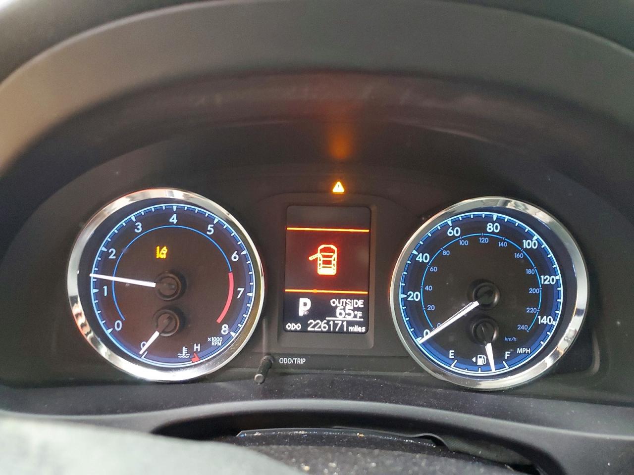 2018 TOYOTA COROLLA LE photo 9