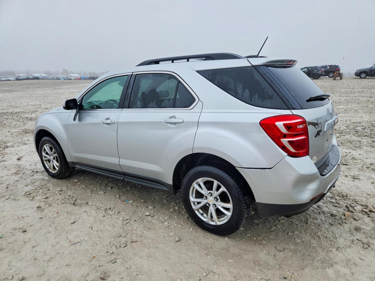 2016 CHEVROLET EQUINOX LT photo 2
