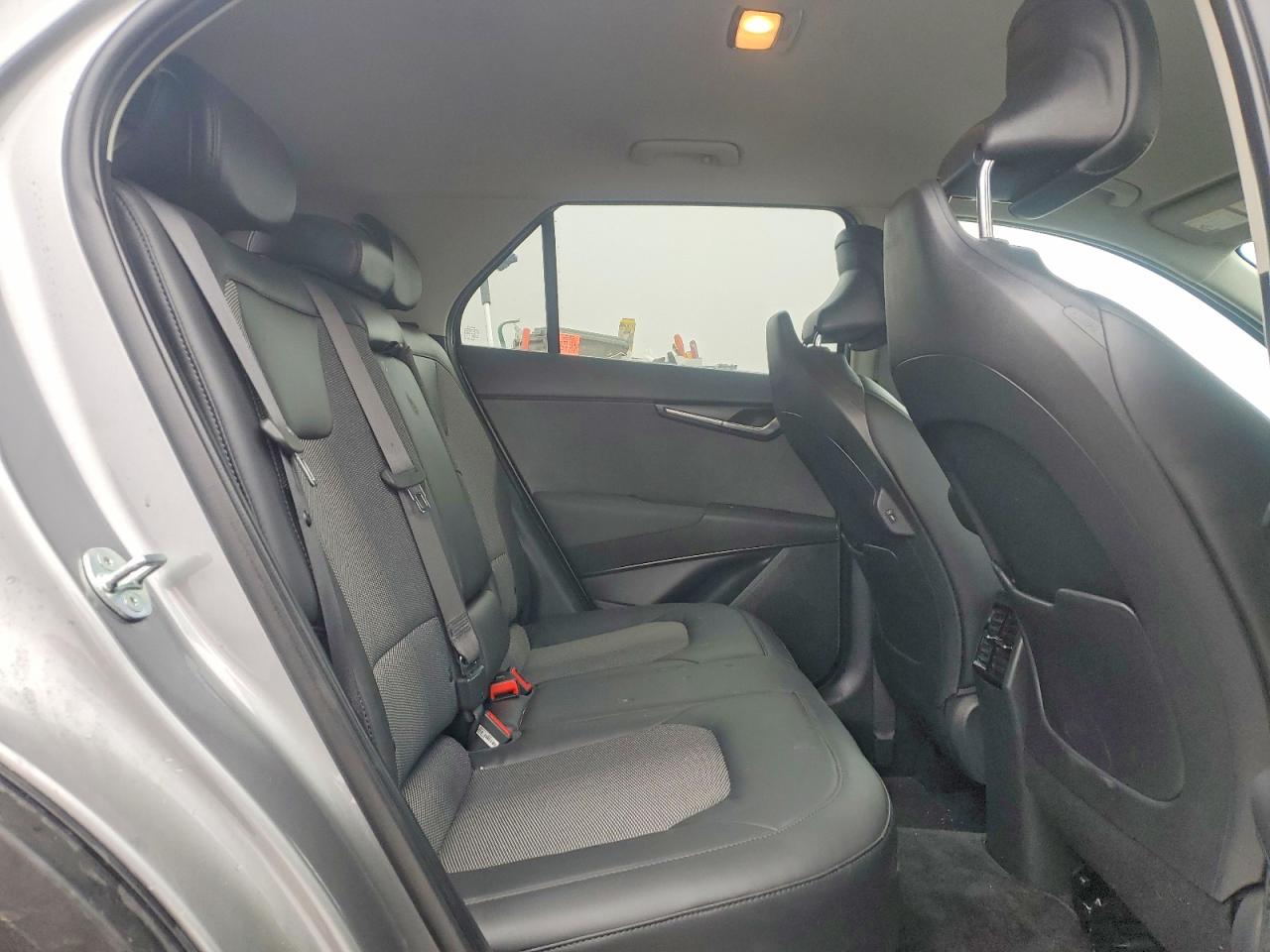 2024 KIA NIRO EX photo 11