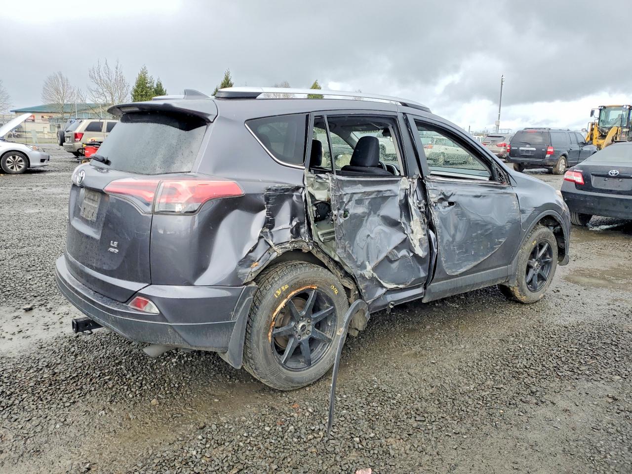 2018 TOYOTA RAV4 LE photo 5