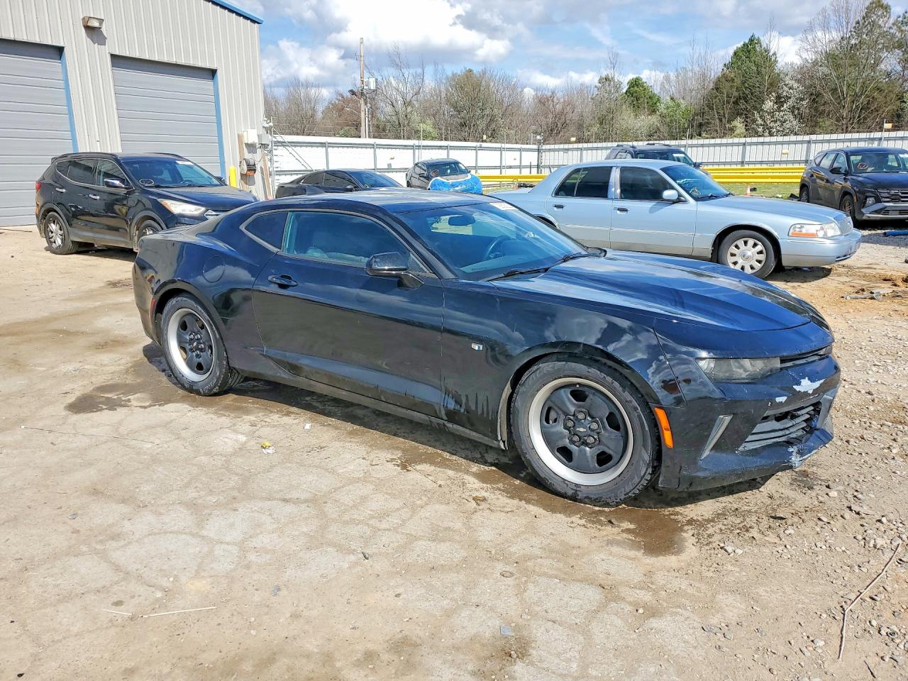 2016 CHEVROLET CAMARO LT photo 4