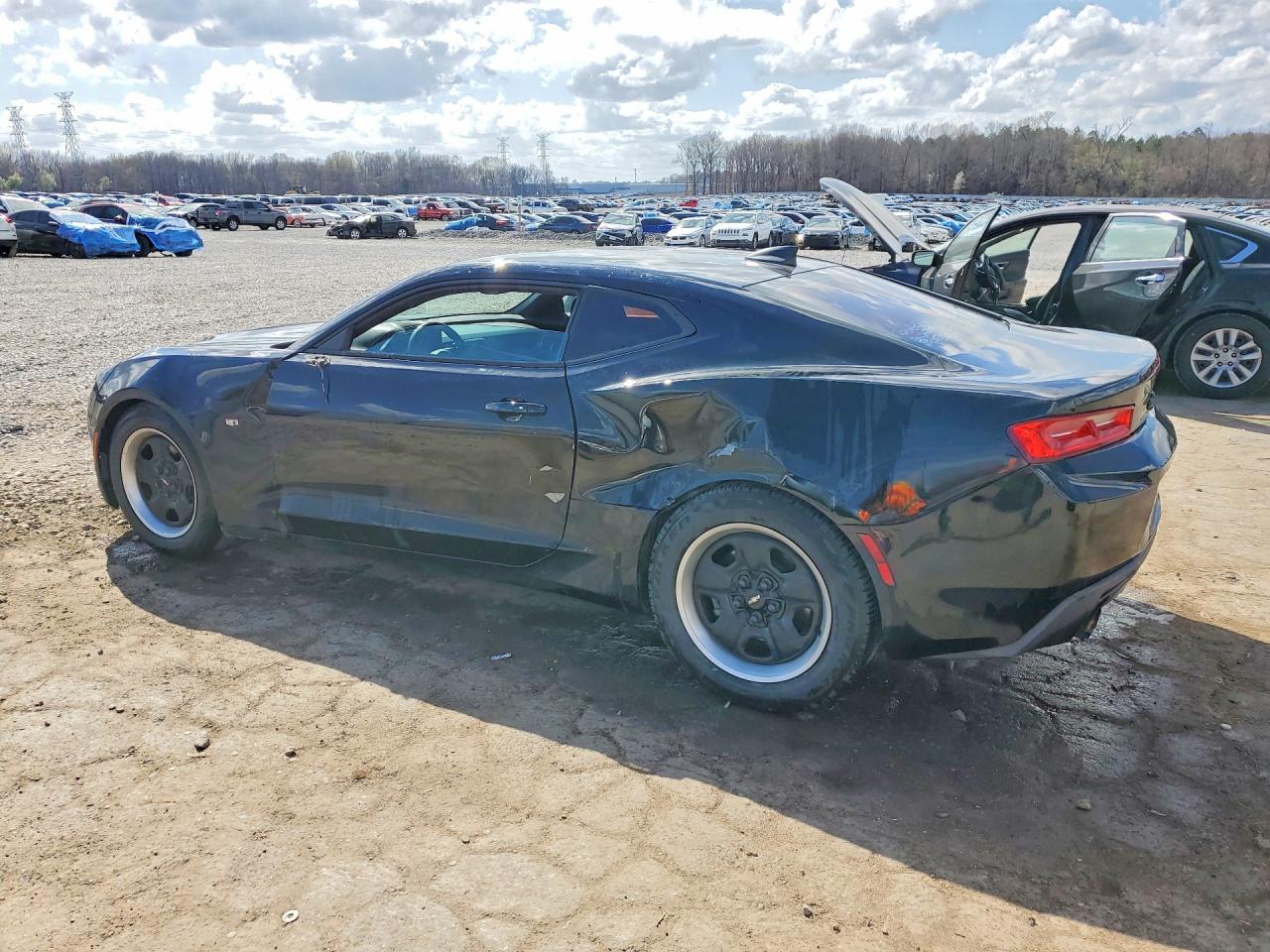 2016 CHEVROLET CAMARO LT photo 2
