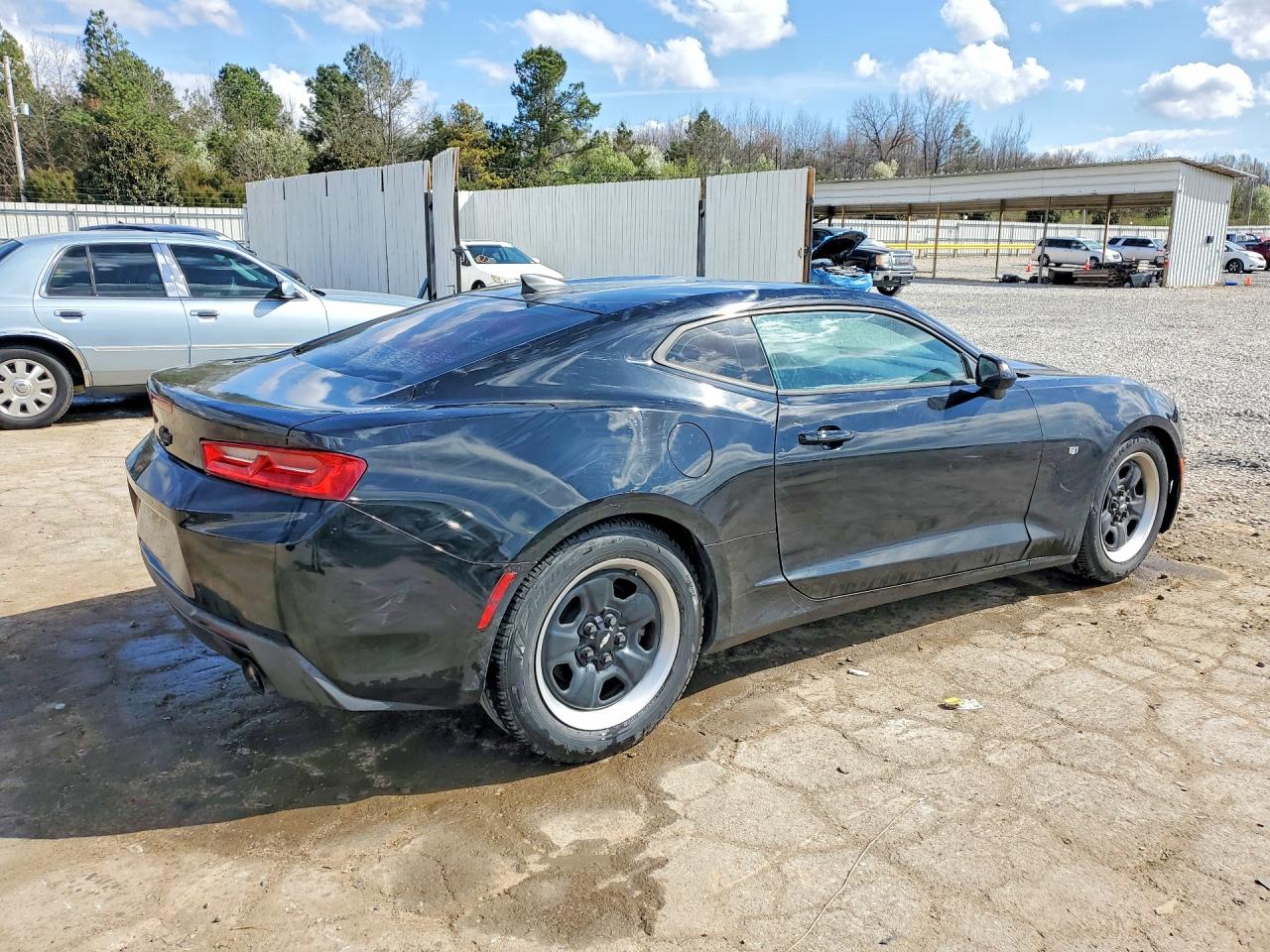 2016 CHEVROLET CAMARO LT photo 3
