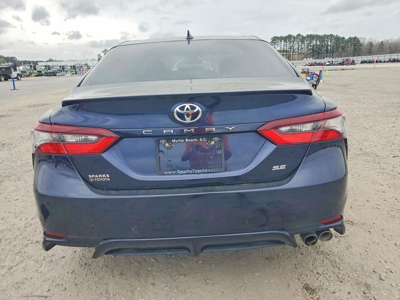 2021 TOYOTA CAMRY SE photo 11