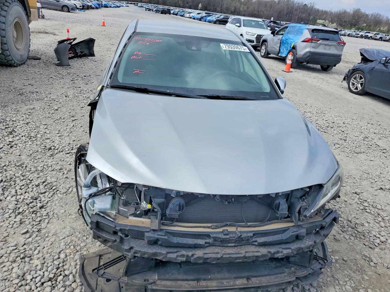2019 TOYOTA CAMRY LE photo 5