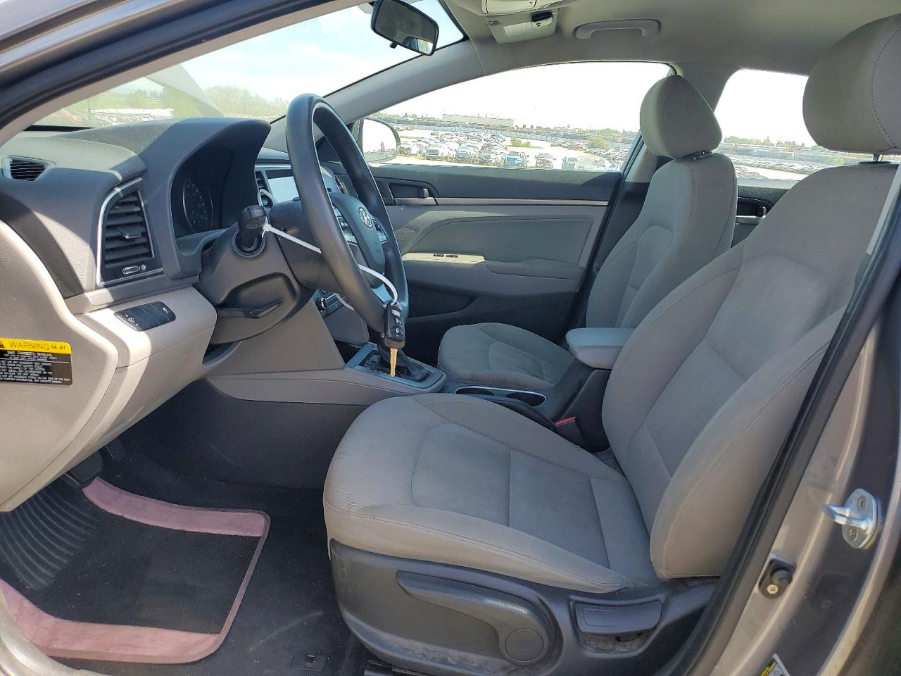 2017 HYUNDAI ELANTRA SE photo 7