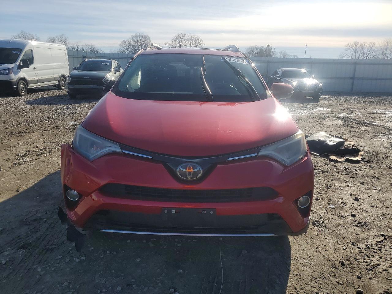 2017 TOYOTA RAV4 XLE photo 5