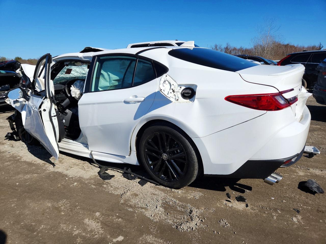 2025 TOYOTA CAMRY SE photo 4