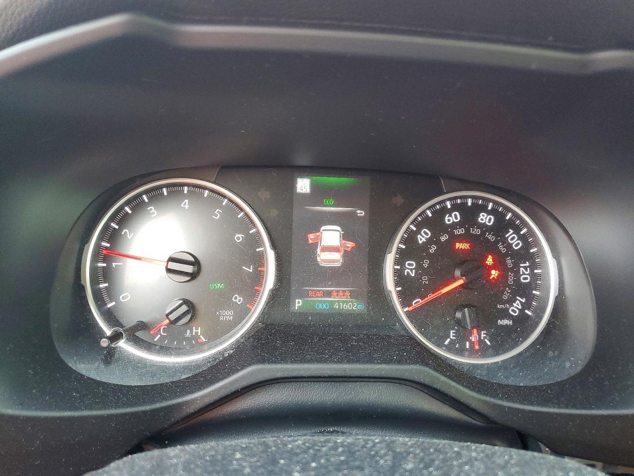 2022 TOYOTA RAV4 XLE photo 9