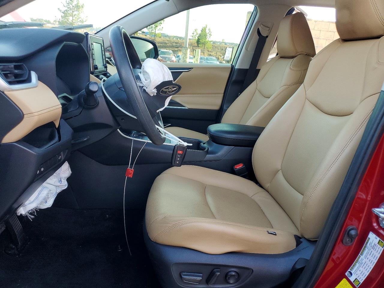 2022 TOYOTA RAV4 XLE photo 7