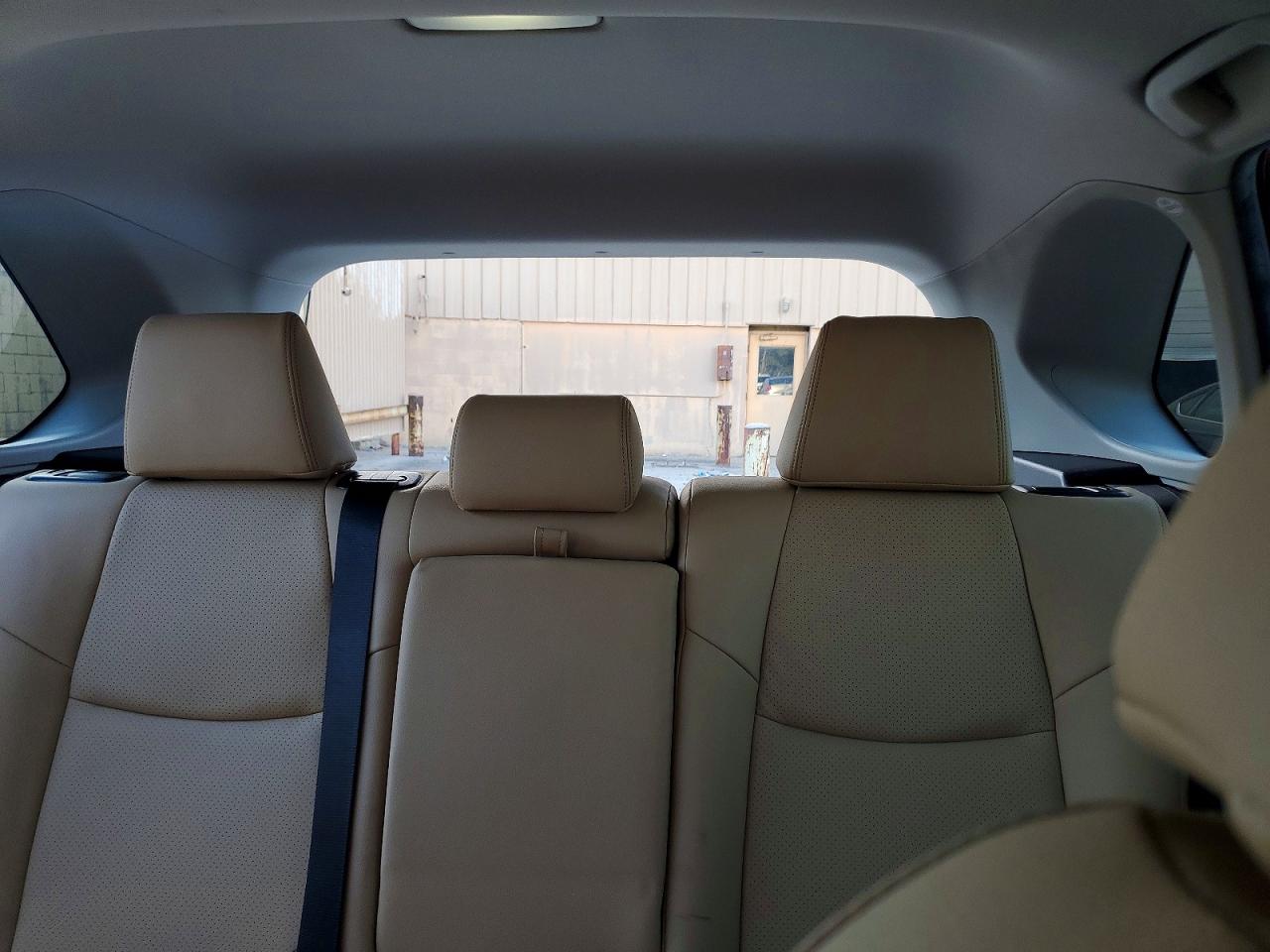2022 TOYOTA RAV4 XLE photo 10