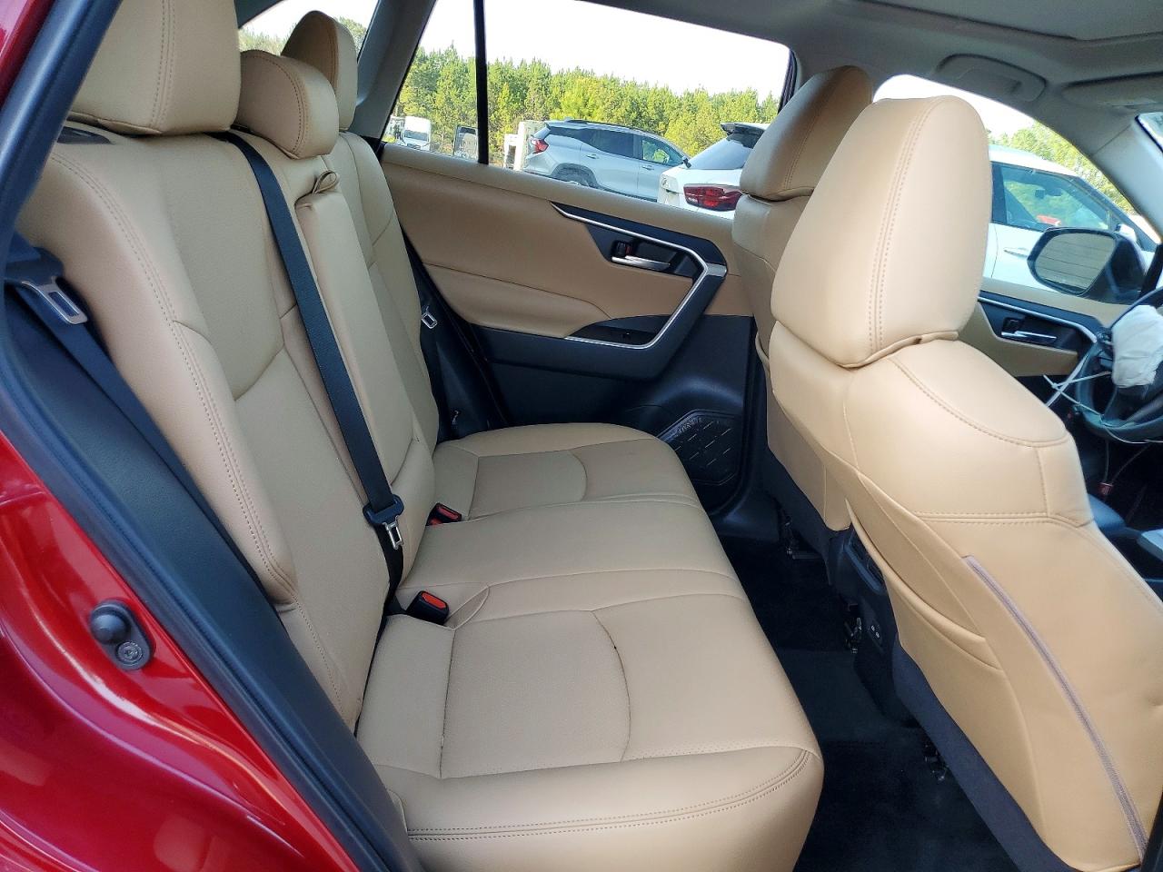 2022 TOYOTA RAV4 XLE photo 11