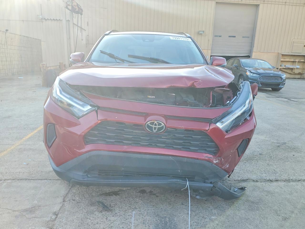 2022 TOYOTA RAV4 XLE photo 5