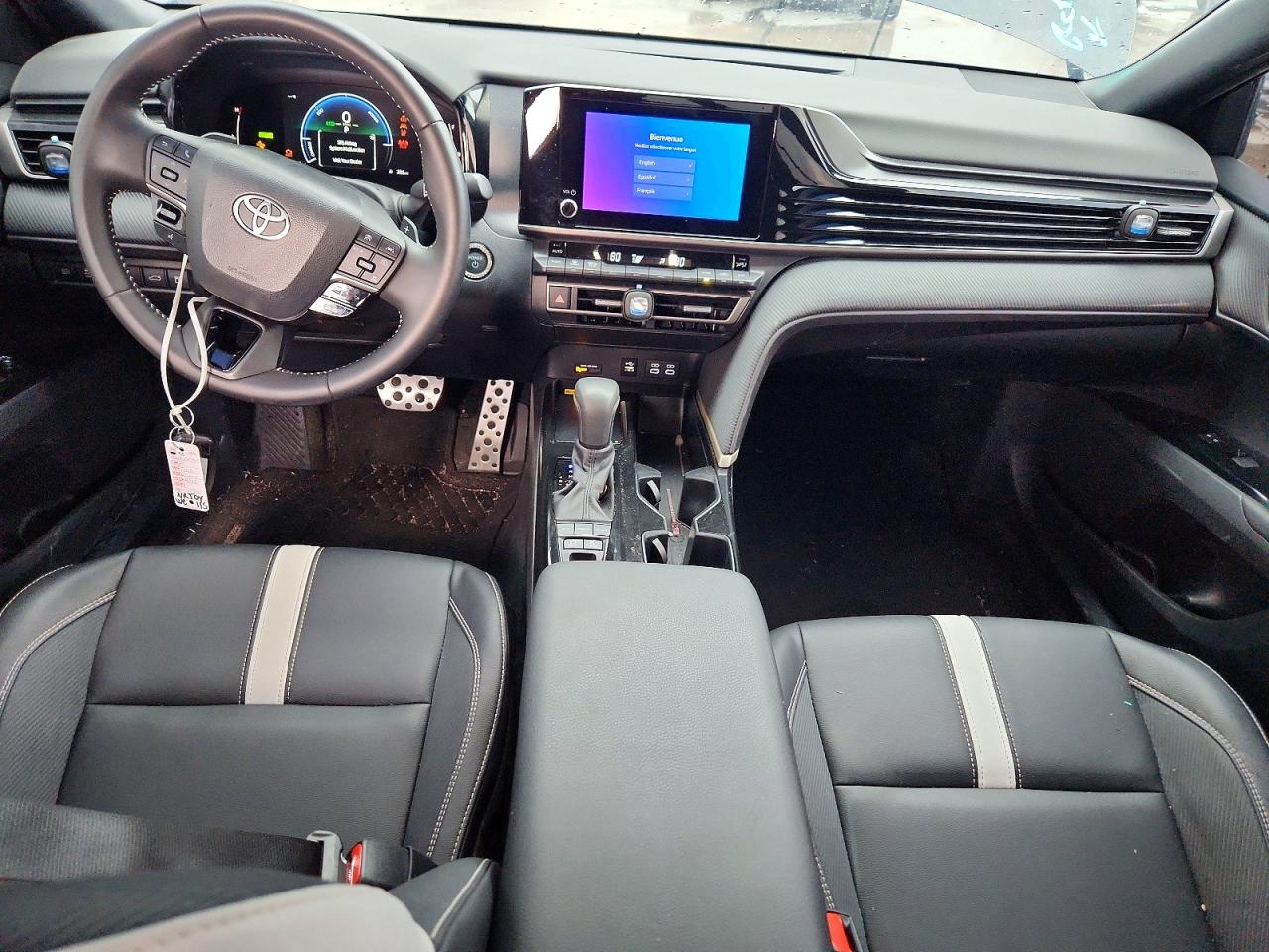 2025 TOYOTA CAMRY SE photo 15