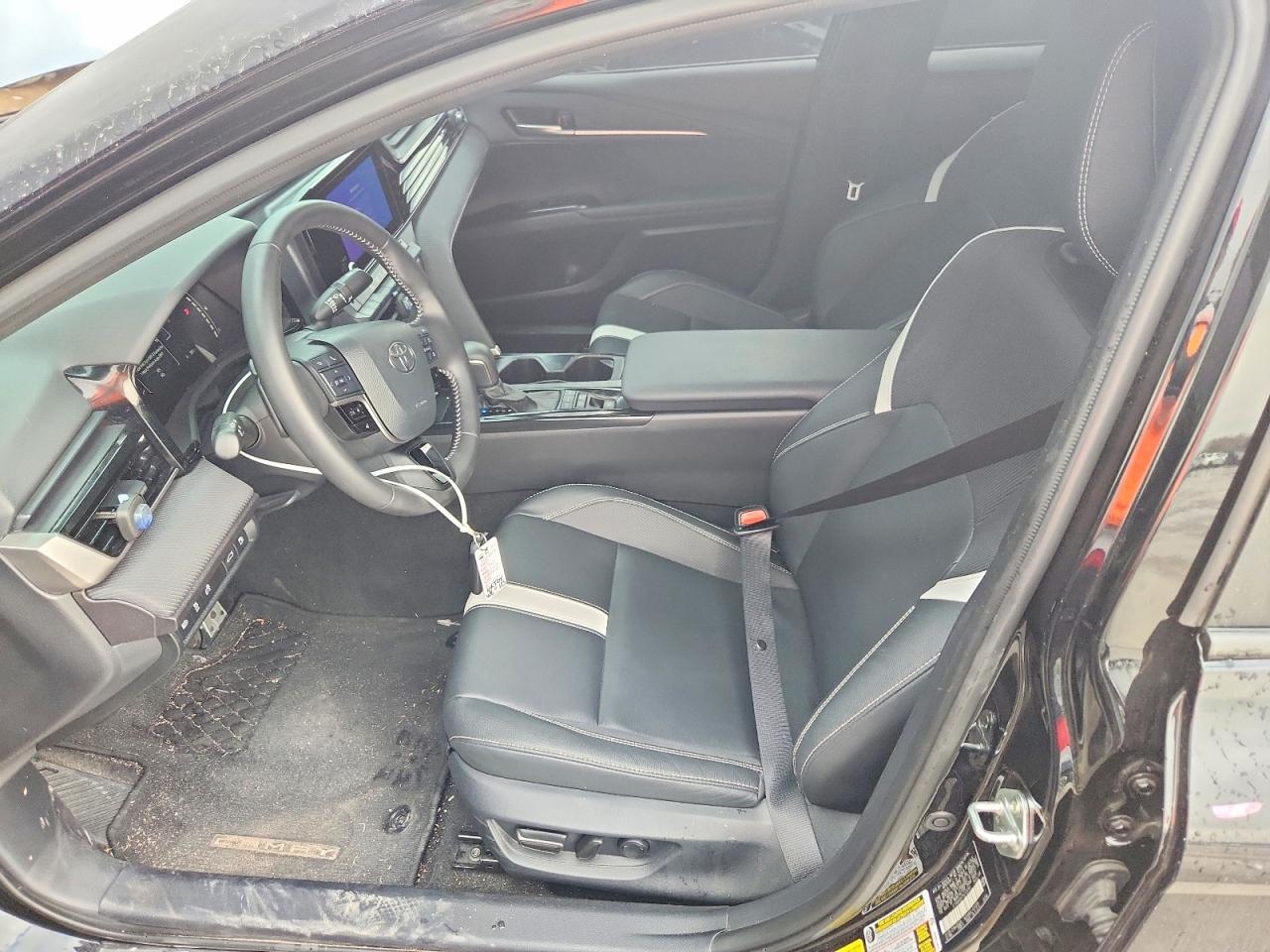 2025 TOYOTA CAMRY SE photo 13