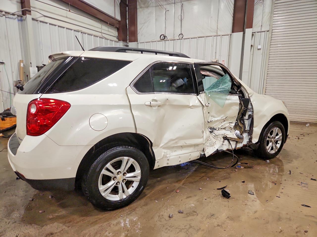 2013 CHEVROLET EQUINOX LT photo 3