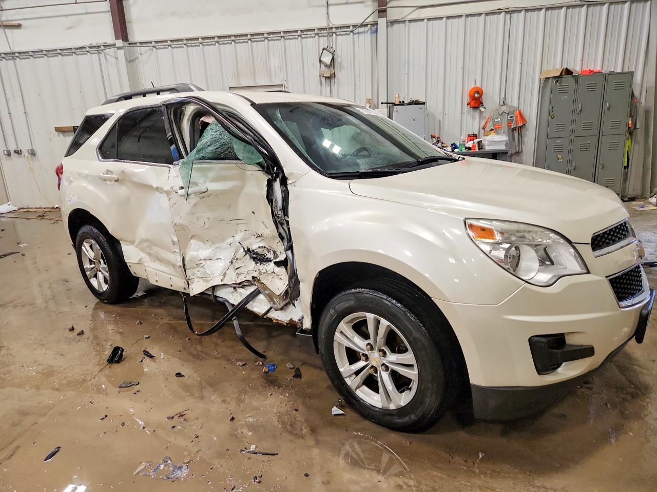 2013 CHEVROLET EQUINOX LT photo 4