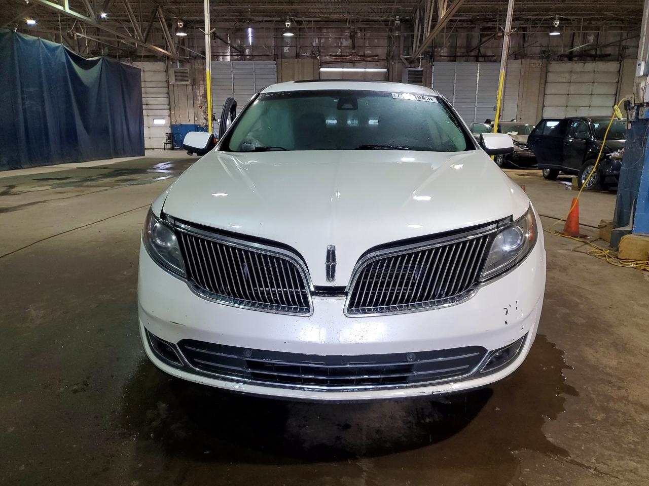 2013 LINCOLN MKS photo 4