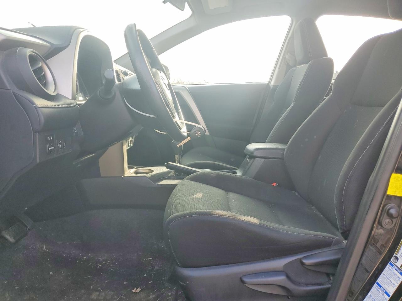 2014 TOYOTA RAV4 XLE photo 13