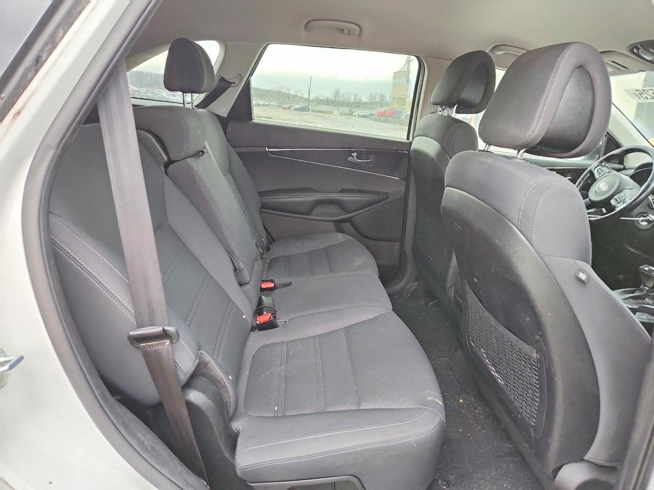 2016 KIA SORENTO LX photo 11