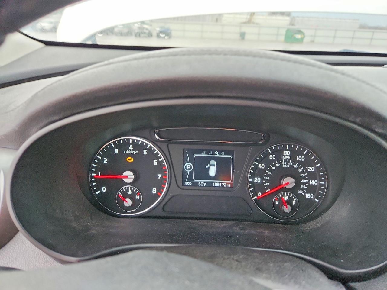 2016 KIA SORENTO LX photo 9