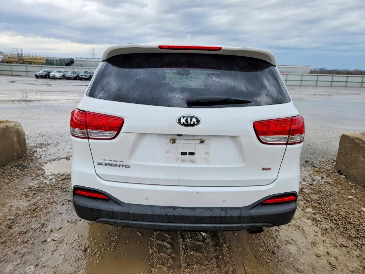 2016 KIA SORENTO LX photo 6